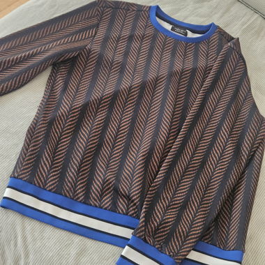 Leaf Pattern Sweatshirt
