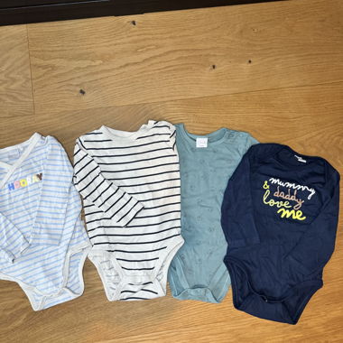 4 bodys bébé