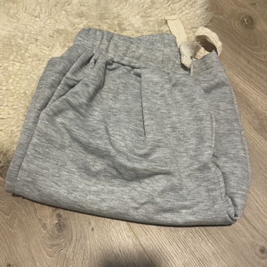 Short grigio