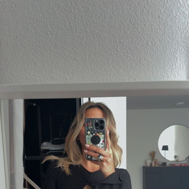 Top von H&M mit grossem Binde-Ausschnitt