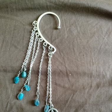 Manchette d'oreille corbeau apatite bleu