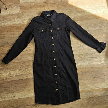 Schwarzes Jeanskleid
