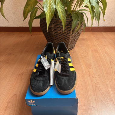 Adidas Spezial Sneakers