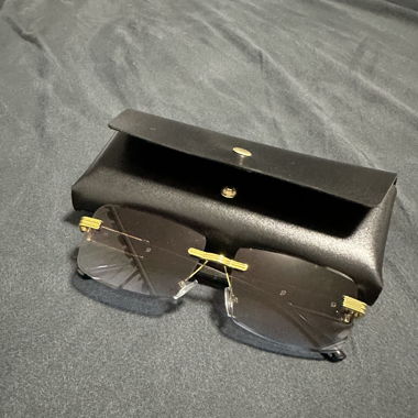 Sonnenbrille mit Case