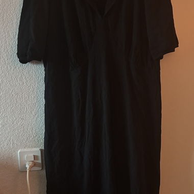 Robe noire ASOS DESIGN