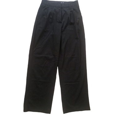 Pantaloni neri a gamba larga