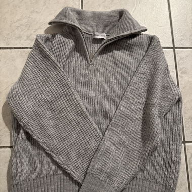 Grey zip-up sweater with trucker collar Bershka