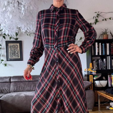 Schönes Kleid mit Karomuster, Grösse S/M