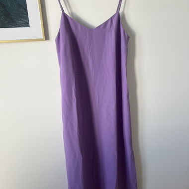 Abito Midi Viola con Spalline Sottili