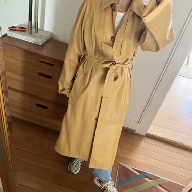 Trench coat in pelle vegana