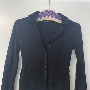 black fittet button up
