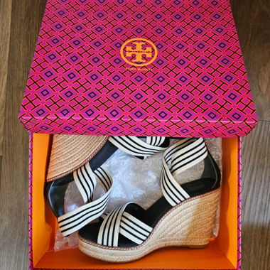 Tory Burch Wedgesandaletten mit Keilabsatz