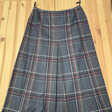 Vintage Midi Tartan wool pleated skirt