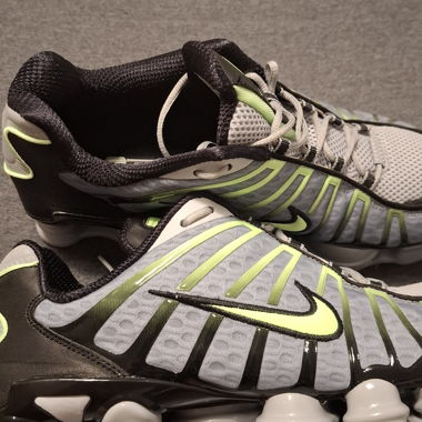 Nike Shox Laufschuhe