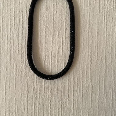 Schwarze Halskette oder Armband