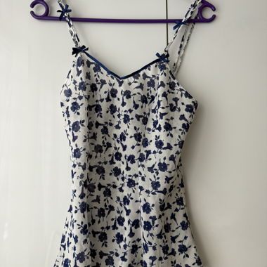 Floral top with BELDONA straps