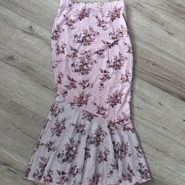 Gonna lunga rosa con motivo floreale