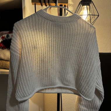 Bershka Cropped Sweater XS size