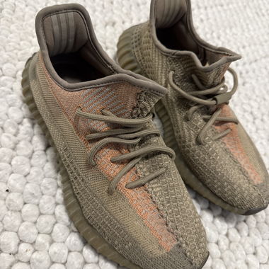 YEEZY SNEAKER beige