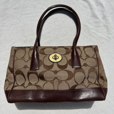 big brown coach shoulder bag