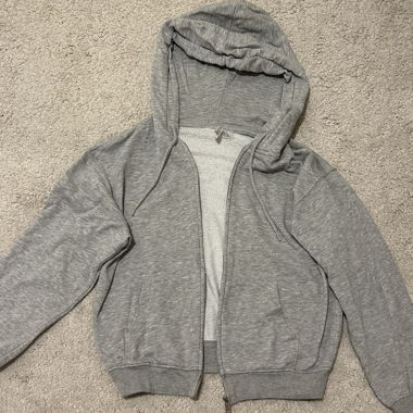 Felpa con cappuccio grigia con zip