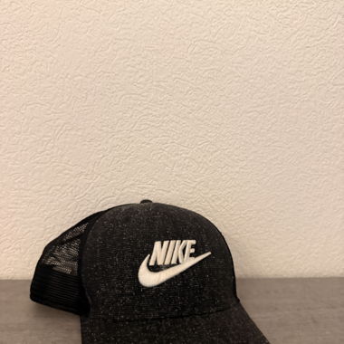 Berretto Nike nero chiné – Stile casual sportivo
