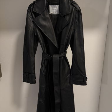 Bershka Kunstleder-Trenchcoat