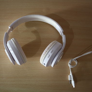 Cuffie Bluetooth bianche funzione di ricarica - wireless