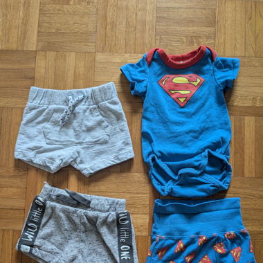 2 kurze Hosen und 1 Set