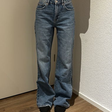 Jeans larghi a vita alta