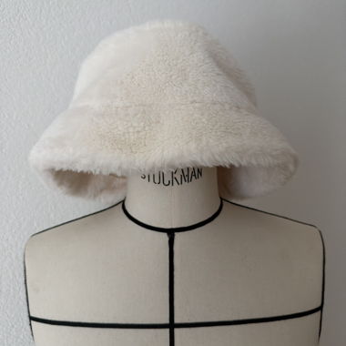 Schirmmütze aus Kunstfell