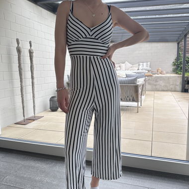Gestreifter Jumpsuit – zebra