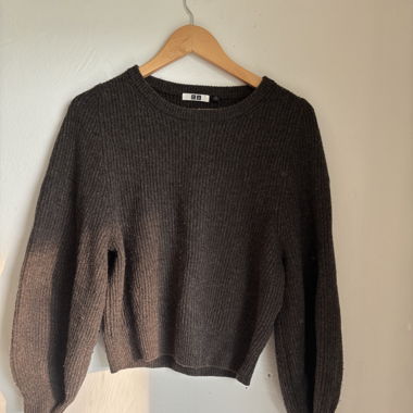 Brauner Strickpullover