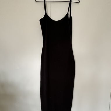Schwarzes Kleid