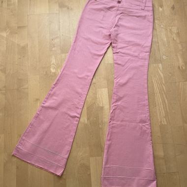 Pantalon évasé rose de ZARA