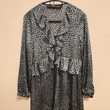 ZARA Leopardenkleid mit Rüschen, Grösse XS