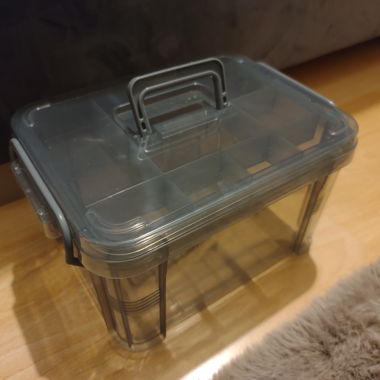 Graue Plastik box