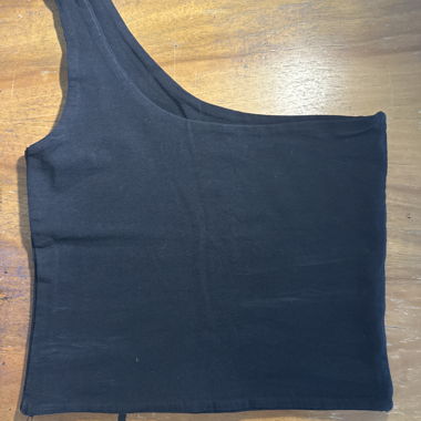 Subdued, Black Asymmetric Top