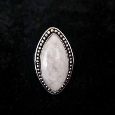 Bague avec pierre de lune