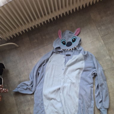 Onesie stitch