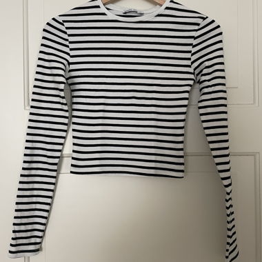 Gestreiftes Langarmshirt von Bershka