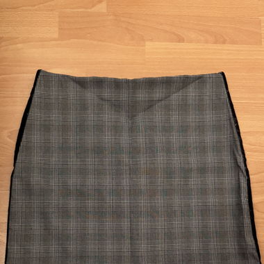 Skirt in grey check size M