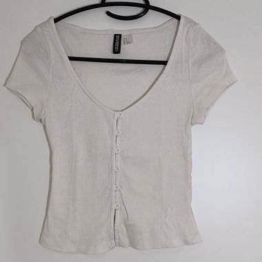 Crop-top bianco con bottoni