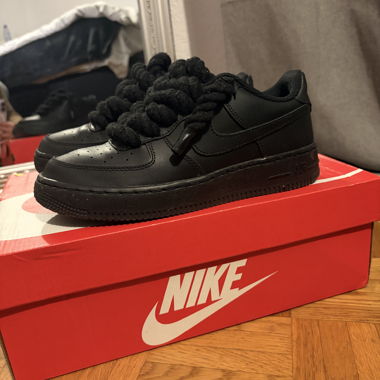 Air Force 1 nere custom con grossi lacci in corda