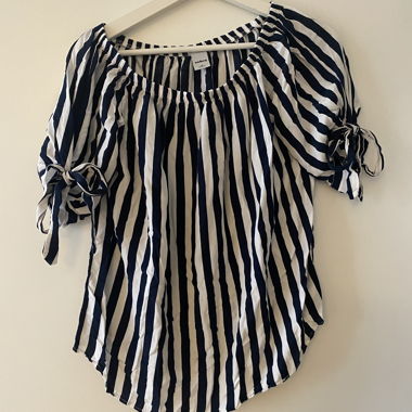 Kurzarmshirt / Bluse