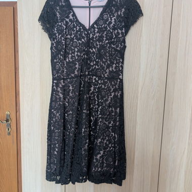 Abito in Pizzo Nero