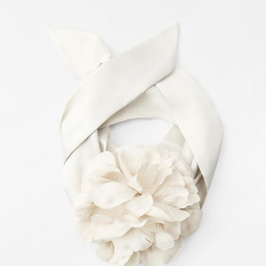neck scarf with flower Zara