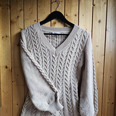 Robe courte épaisse, col en V, manches bouffantes