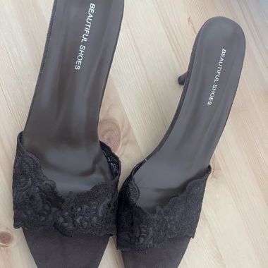 Mules nere in pizzo