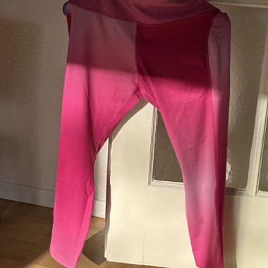 Short de sport Nike Dri-FIT rose